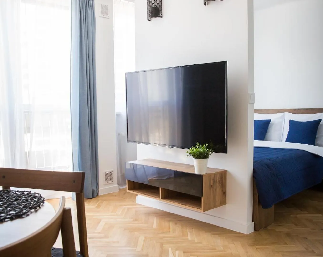 City Center Pereca, Next To Warsaw'S Business District & Metro Onz, By Warsawskyline Apartments